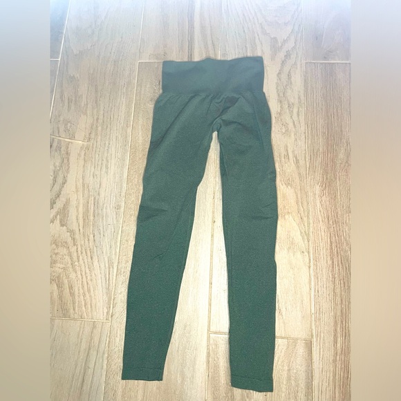 NVGT green seamless leggings size xs EUC - Picture 2 of 3